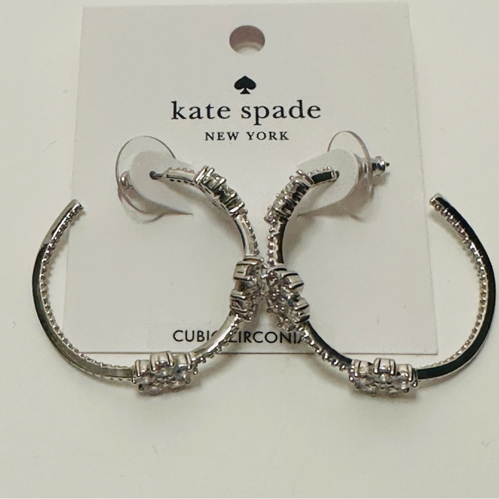 kate spade ♠️- “Gleaming Gardenia Flower Hoops” in Silver - Picture 4 of 10